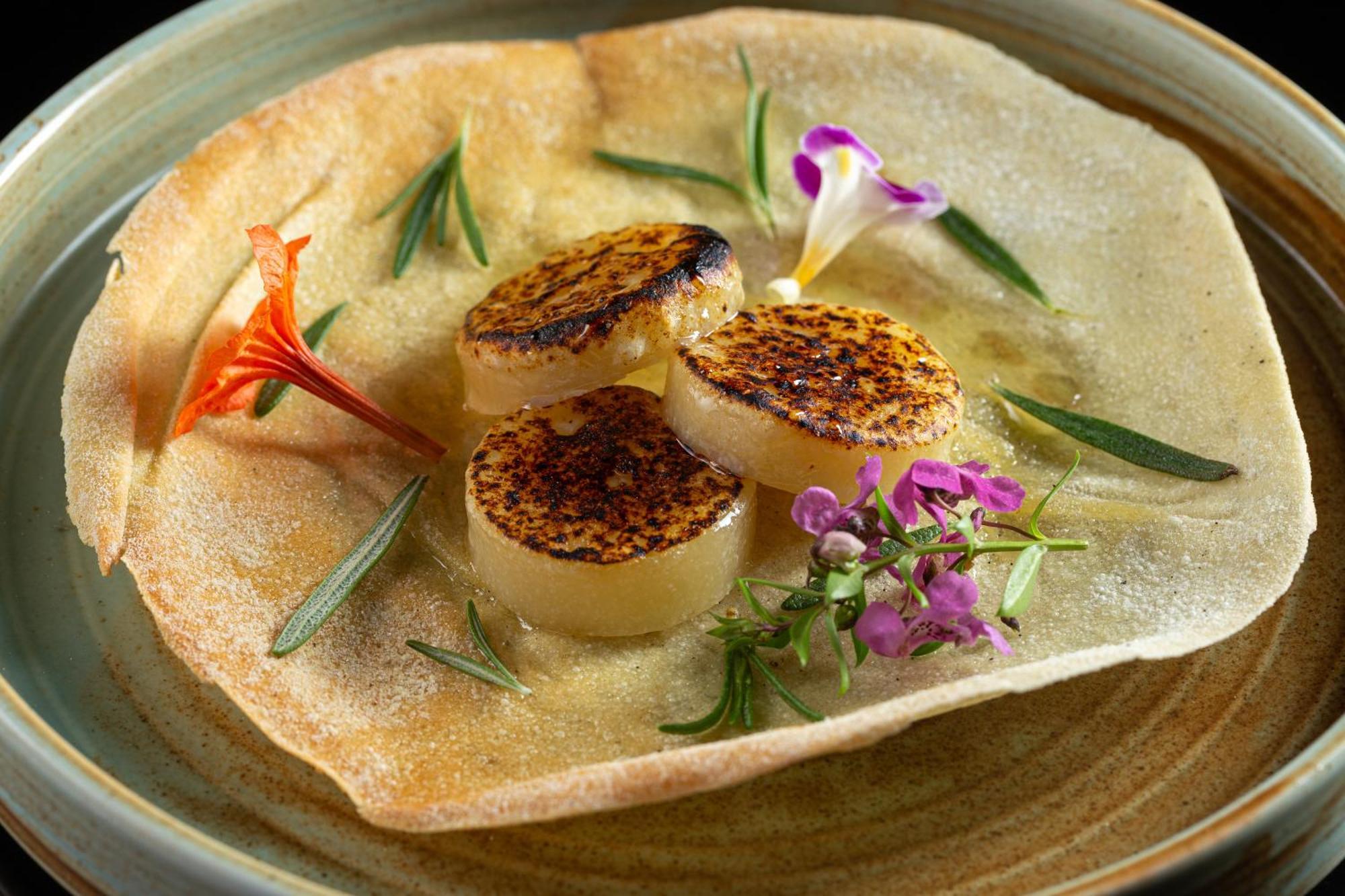 Cape Sienna Phuket Gourmet Hotel&Villas - SHA Extra Plus Strand Kamala Exterior foto A modern French dish