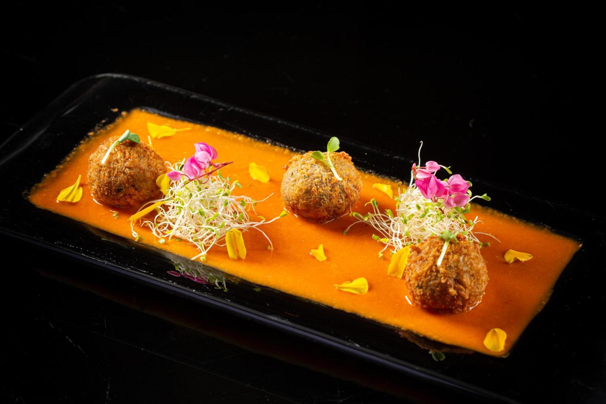 Cape Sienna Phuket Gourmet Hotel&Villas - SHA Extra Plus Strand Kamala Exterior foto A vegetarian version of scotch eggs
