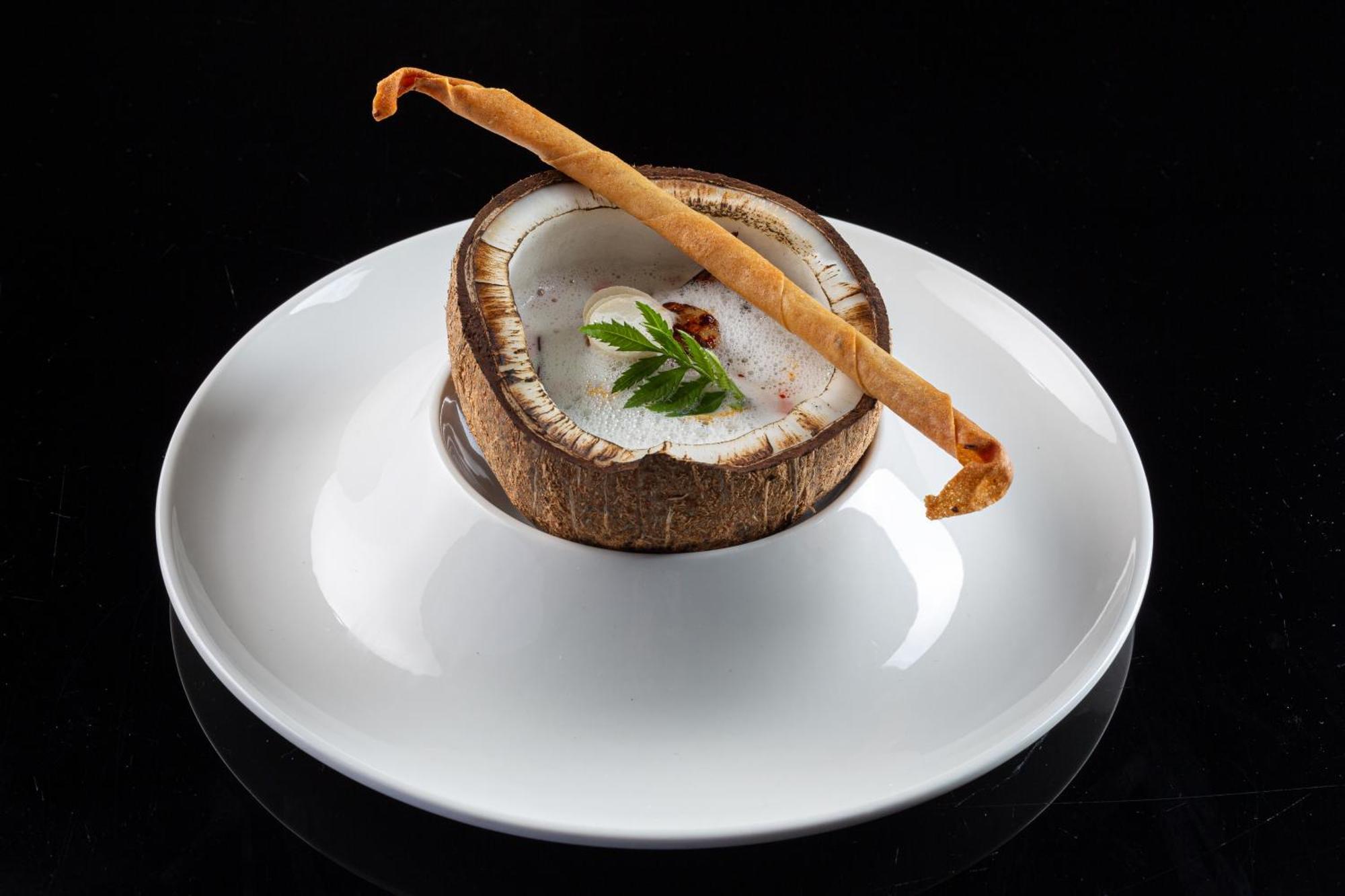 Cape Sienna Phuket Gourmet Hotel&Villas - SHA Extra Plus Strand Kamala Exterior foto A coconut custard