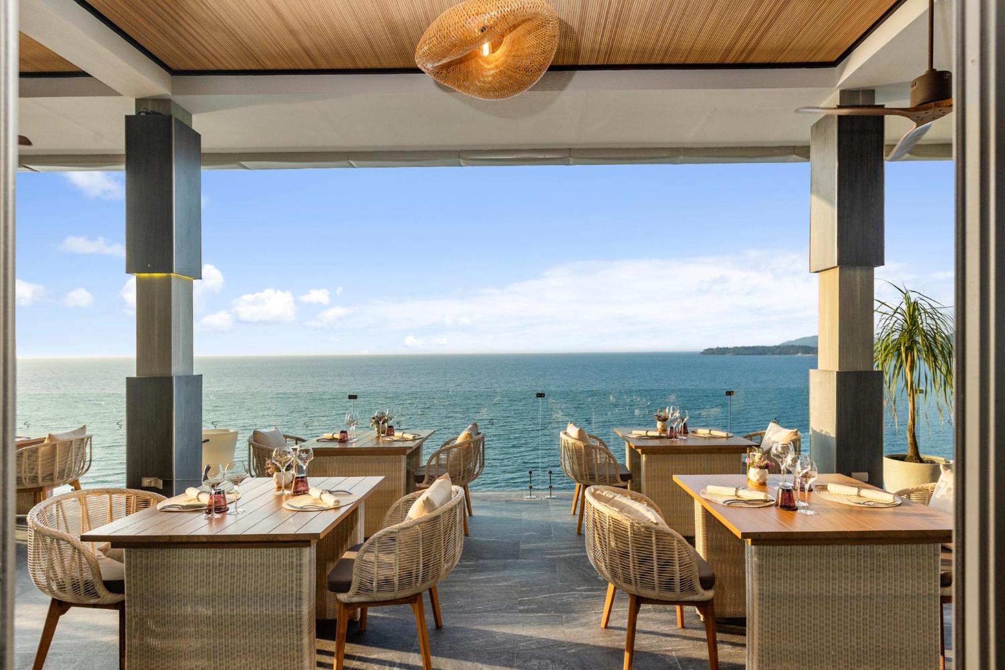 Cape Sienna Phuket Gourmet Hotel&Villas - SHA Extra Plus Strand Kamala Exterior foto The Deck