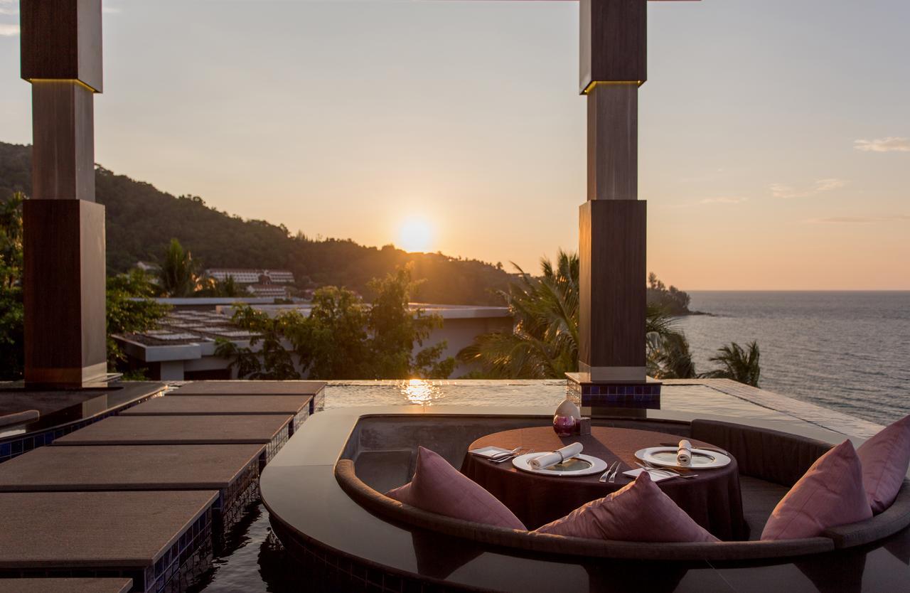Cape Sienna Phuket Gourmet Hotel&Villas - SHA Extra Plus Strand Kamala Exterior foto Sunset at the bar