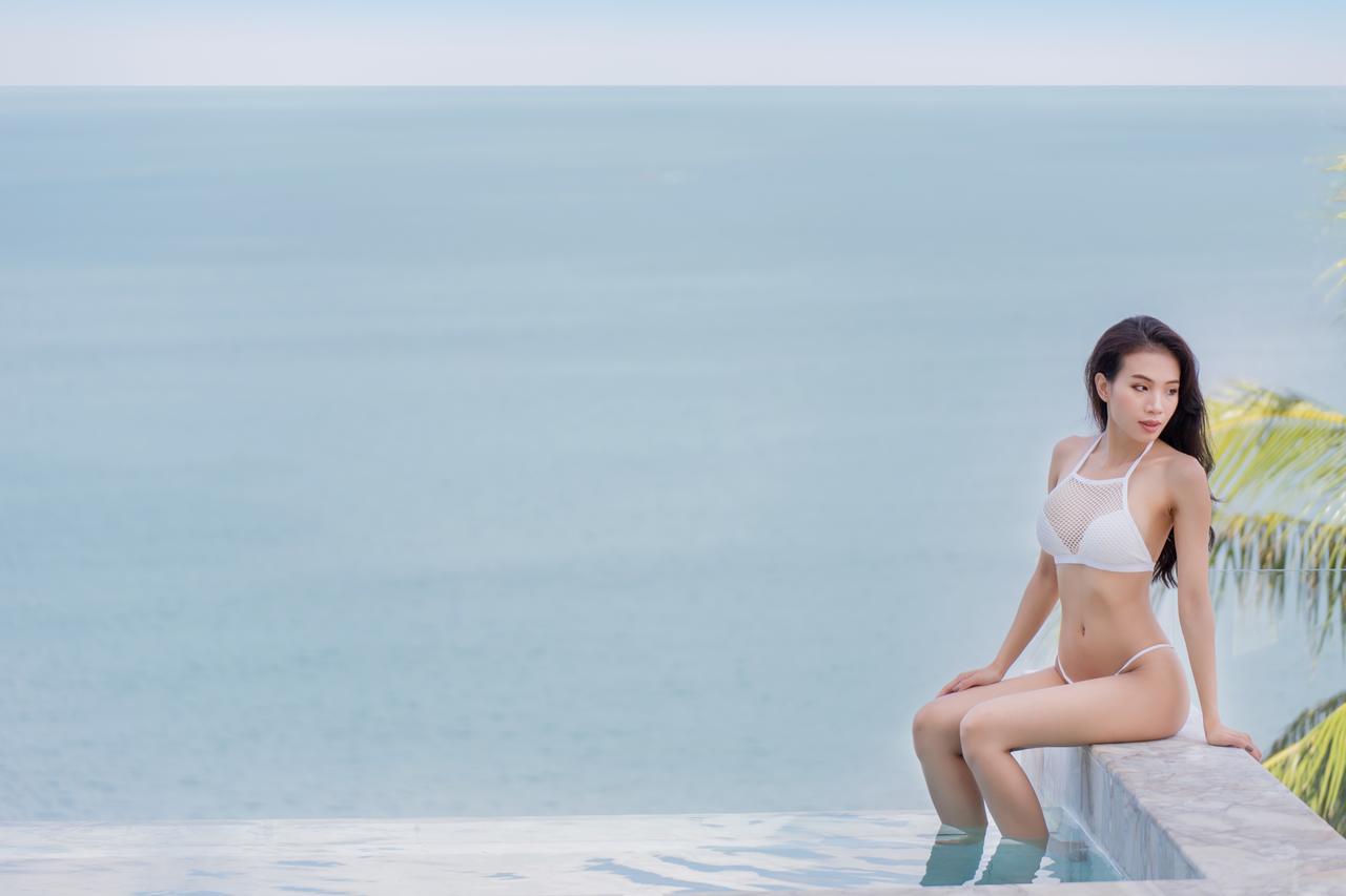 Cape Sienna Phuket Gourmet Hotel&Villas - SHA Extra Plus Strand Kamala Exterior foto A Thai woman in a bikini